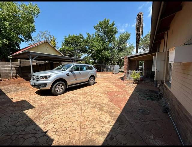 6 BEDROOM HOUSE FOR SALE IN LYTTELTON